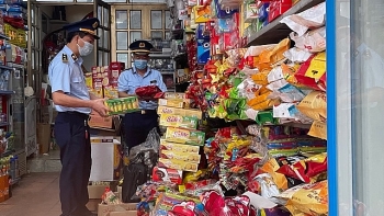 QLTT Phú Thọ tăng cường giám sát hoạt động kinh doanh hàng thiết yếu, sản phẩm phòng dịch