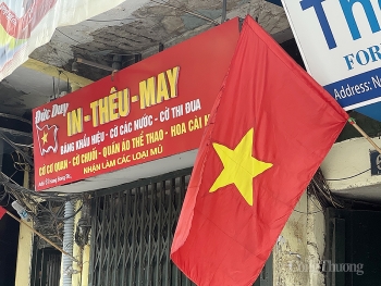 Thủ đô rực đỏ sắc cờ đón Tết độc lập đặc biệt