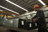 Giá thép hôm nay ngày 11/12/2023: Ống thép, hộp mạ kẽm lập giá mới