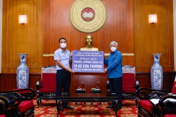 Hyundai Thành Công trao tặng 10 xe Solati cứu thương cho các bệnh viện tuyến đầu