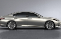 Sedan hạng sang Lexus ES 250 mới có mặt tại Việt Nam