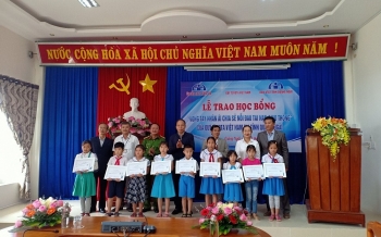Quỹ Toyota Việt Nam trao Học bổng “Vòng tay nhân ái” tại tỉnh Quảng Ngãi