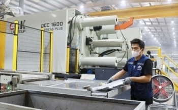 PMI vượt trên 50 điểm, ngành sản xuất Việt Nam cải thiện do đơn hàng tăng