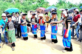 Người nặng lòng với văn hóa Si La