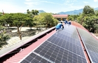 Phát triển năng lượng gió, điện mặt trời