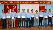 Khen thưởng cửa hàng có thành tích cao 9 tháng đầu năm 2016