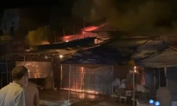 Cháy lớn gần chợ Chiêm Hóa, thiêu rụi toàn bộ gian hàng quần áo