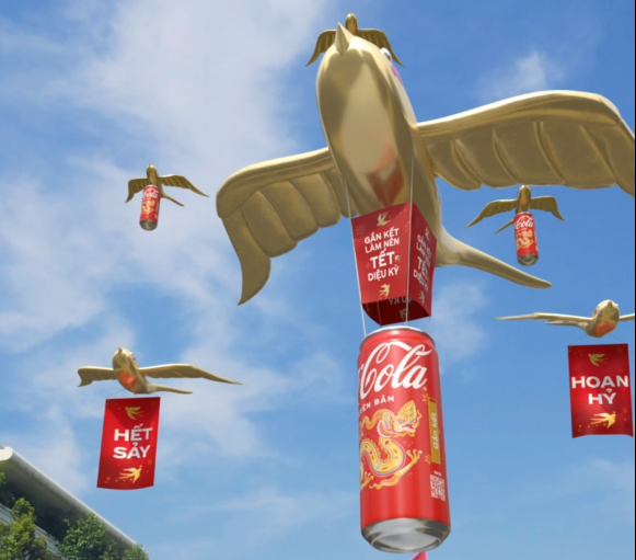 Phố đi bộ Nguyễn Huệ xuất hiện “cánh én vàng chở Xuân” khổng lồ