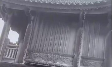 Quảng Ninh: Băng tuyết phủ trắng chùa Đồng trên đỉnh Yên Tử