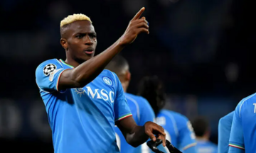 Barca chia điểm cùng Napoli