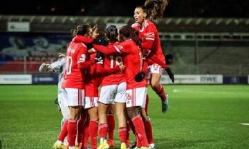 Benfica chấp nhận thất bại trước Lyon
