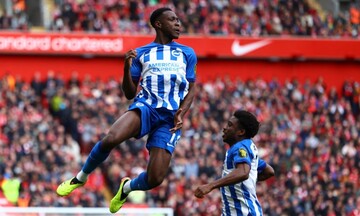 Thắng ngược Brighton, Liverpool chiếm ngôi đầu Ngoại hạng Anh