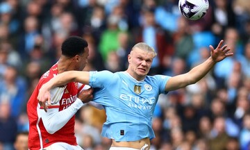 Man City chia điểm với Arsenal