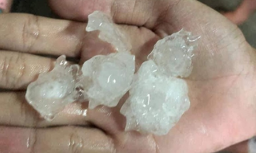 Hà Nội xuất hiện mưa đá