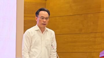 Chữ ký khô trên bằng tốt nghiệp Trường Kinh doanh và Công nghệ, Bộ Giáo dục nói gì?