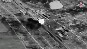 Video Nga phá hủy đoàn tàu quân sự chở vũ khí và thiết bị quân sự của Ukraine