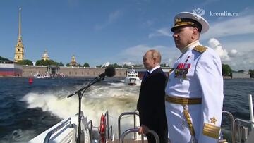 Tổng thống Putin dự duyệt binh Ngày Hải quân Nga