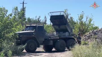 Nga phô diễn uy lực hệ thống tên lửa phóng loạt Grad ở Ukraine