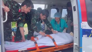 Trực thăng ra đảo Trường Sa đón ngư dân bị tai nạn vào đất liền chữa trị