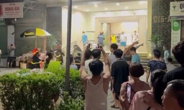 Cháy chung cư tại Hà Nội, nhiều người tháo chạy trong đêm