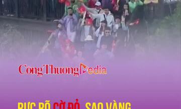Rực rỡ cờ đỏ, sao vàng trên đỉnh Fanxipan ngày 2/9