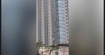 Quảng Ninh gió bão khiến nhiều cửa kính của các toà nhà vỡ vụn