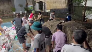 Người dân huyện Vĩnh Tường, tỉnh Vĩnh Phúc chủ động ứng phó với bão lũ