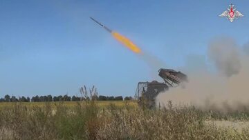 Nga thể hiện sức mạnh của pháo phản lực BM-21 Grad ở Ukraine