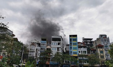 Hà Nội: Cháy lớn gần Đại học Thương mại, sinh viên tháo chạy