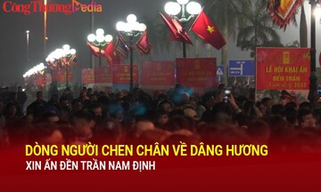 Dòng người chen chân về dâng hương Đền Trần Nam Định