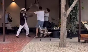 Clip ẩu đả trong quán cà phê ở Trần Não (TP. Hồ Chí Minh)