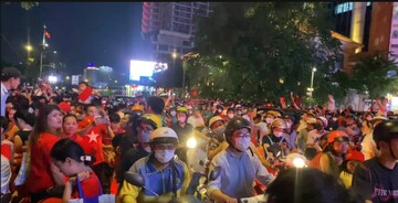 Tuyến đường Tôn Đức Thắng, Quận 1 hiện đang tắc cục bộ các hướng do lượng người đổ về quá đông