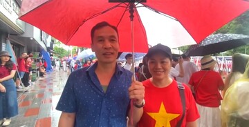 Người dân bày tỏ xúc động trước lễ kỷ niệm