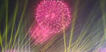 Màn trình diễn pháo hoa tại lễ hội