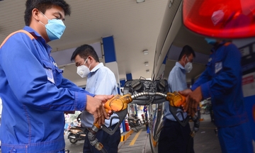 Công Thương qua góc nhìn báo chí ngày 14/4: Giá xăng dầu vẫn là chủ đề nóng