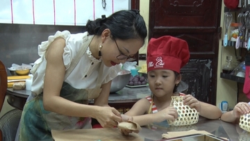 Nở rộ các lớp dạy làm bánh trung thu cho mẹ và bé