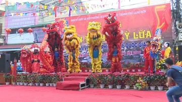 Lên xứ Lạng vui hội đền Tả Phủ - Kỳ Lừa