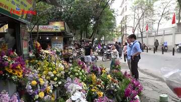 Sôi động thị trường quà tặng ngày 8/3