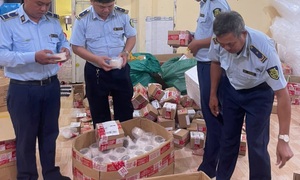 Kiên Giang: Đột kích cơ sở mỹ phẩm, thu giữ nhiều sản phẩm vi phạm