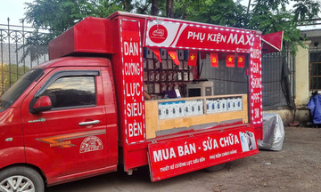 Quản lý thị trường Hà Nội xử lý xe bán hàng Phụ kiện MAX