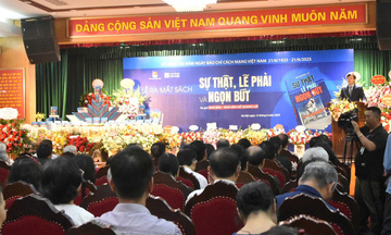 Ra mắt sách “Sự thật, lẽ phải và ngọn bút” của nhà báo Hồ Quang Lợi