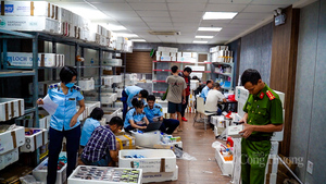 Hà Nội: Thu giữ hàng nghìn sản phẩm thực phẩm, mỹ phẩm nhập lậu