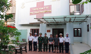 Trung tâm y tế đảo Trường Sa cấp cứu kịp thời ngư dân gặp nạn