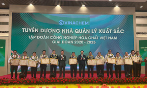 Ông Ngô Văn Đông được vinh danh Nhà lãnh đạo xuất sắc của Tập đoàn Hoá chất VN