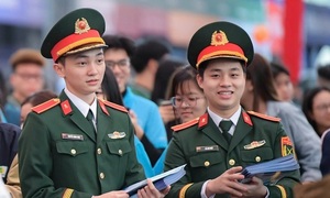 Cuộc đua vào trường quân đội nóng hơn bao giờ hết