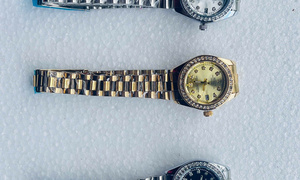 Hải quan thu giữ 450 chiếc đồng hồ đeo tay giả nhãn hiệu Rolex