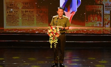 Báo chí đấu tranh không khoan nhượng với tham nhũng, tiêu cực