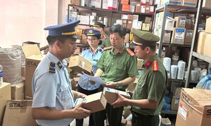 Nghệ An: Phát hiện một cửa hàng kinh doanh lọc nhớt không rõ nguồn gốc