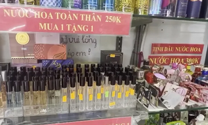 Cẩn trọng tiền mất, tật mang với nước hoa hàng hiệu giá siêu rẻ