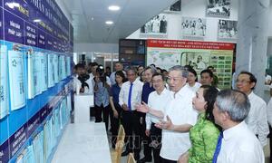 'Sắp xếp lại giang sơn' và cuộc cách mạng lịch sử về tổ chức